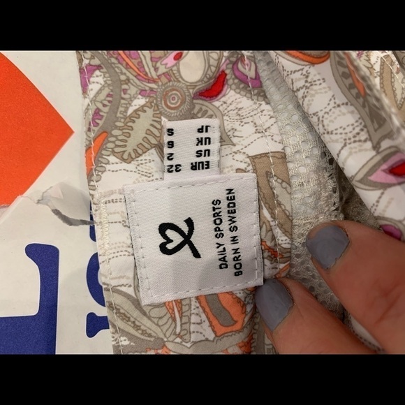 𝅺DAILY SPORTS Golf or tennis paisley skort skirt EUC size 2 - Picture 7 of 14